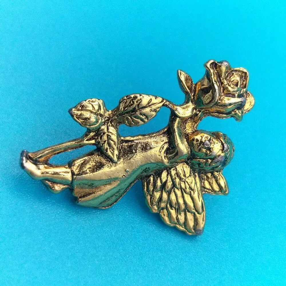 Vintage Gold Tone Cherub Angel Rose Flower Lapel Pin Brooch Romantic Collectible